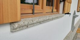 Fensterbank aus Nagelfluh